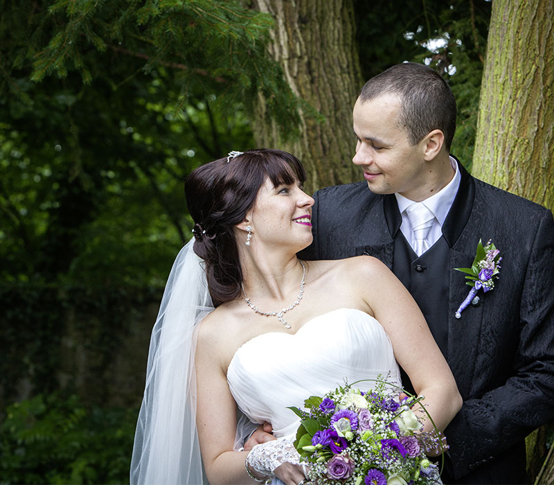 Hochzeitsshootings in Northeim. Hochzeiten sind einzigartige Erlebnisse. Wir haben langjährige Erfahrung in der Wedding Fotografie. Egal ob Reportage, Portraits oder Bilder von der Feier.