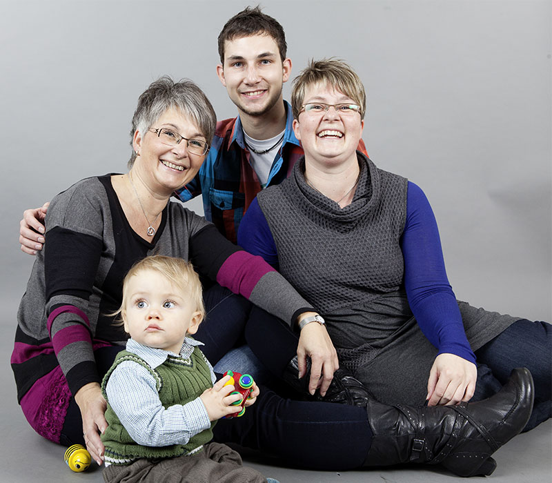 Familienfotos in Northeim. Egal ob Familie, Newborn, Geschwister, Babybauch oder Portrait. Immer das passende Shooting.