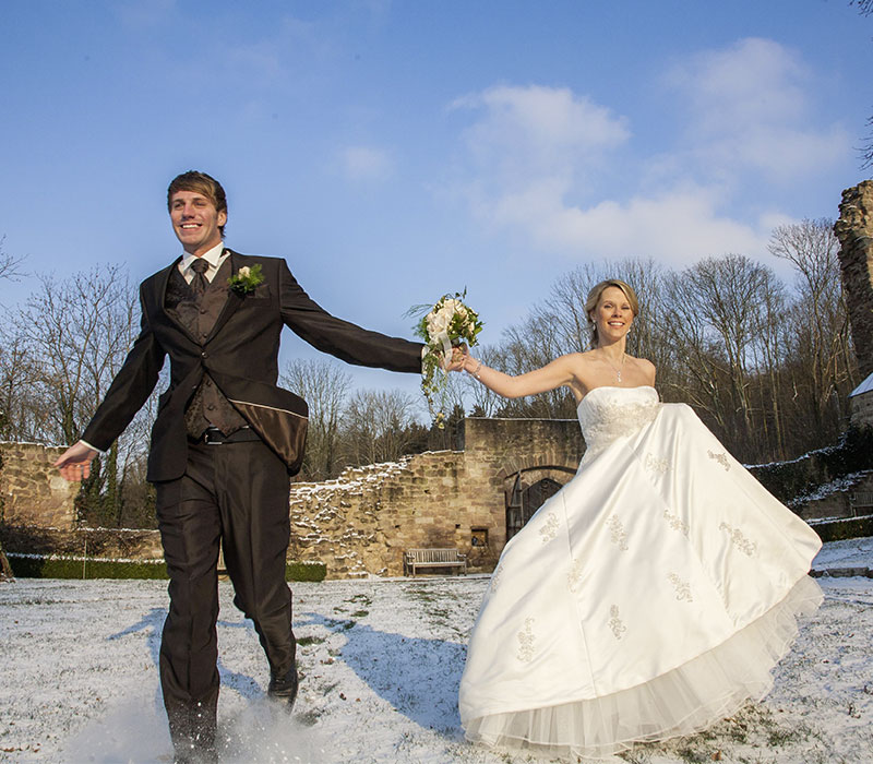 Hochzeitsshootings in Northeim. Hochzeiten sind einzigartige Erlebnisse. Wir haben langjährige Erfahrung in der Wedding Fotografie. Egal ob Reportage, Portraits oder Bilder von der Feier. Fotostudio Northeim Citylights