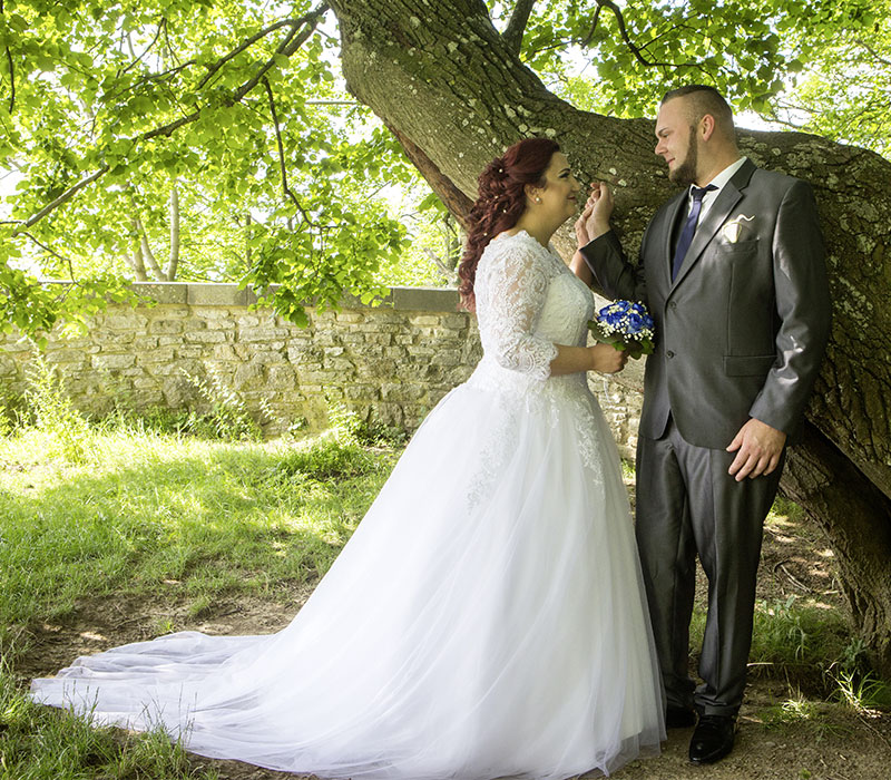 Hochzeitsshootings in Northeim. Hochzeiten sind einzigartige Erlebnisse. Wir haben langjährige Erfahrung in der Wedding Fotografie. Egal ob Reportage, Portraits oder Bilder von der Feier.