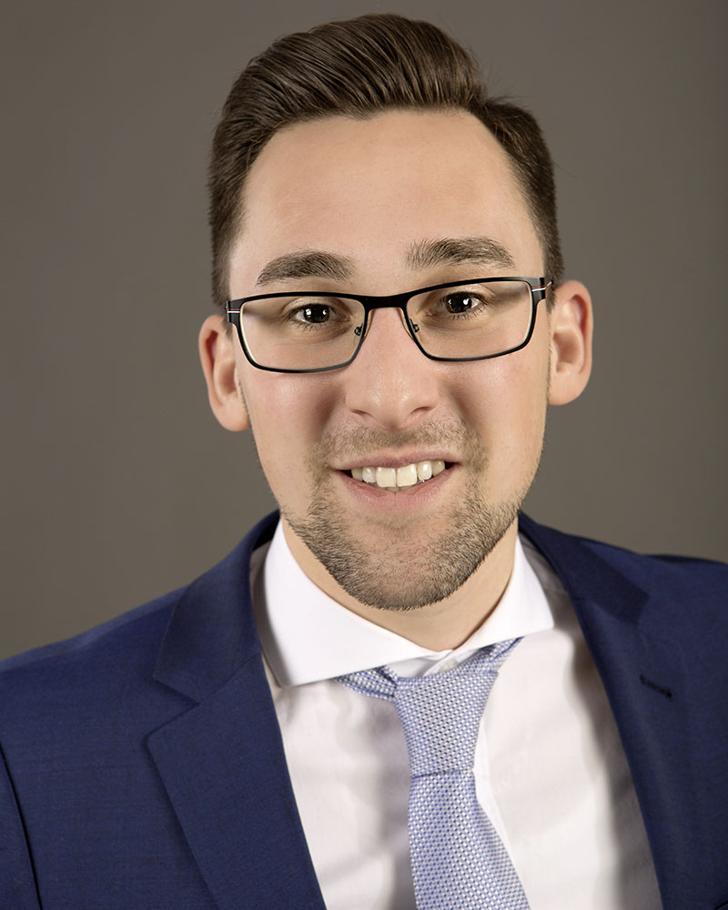 Business Bilder in Northeim. Perfekt für den Job oder die Bewerbung. Egal ob Firmen, Bewerbungsbilder oder Mitarbeiter Shootings. Fotostudio Northeim Citylights